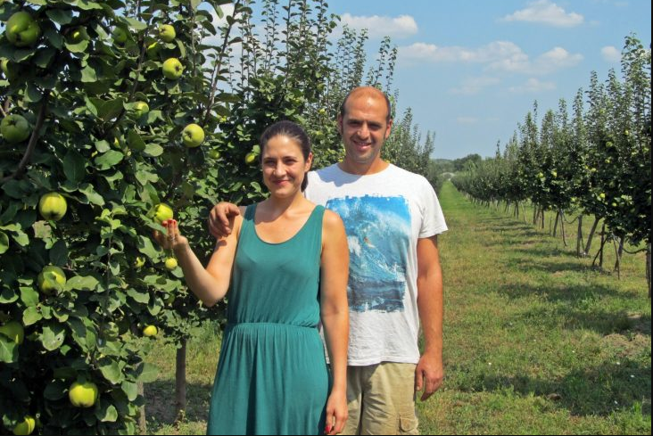 Nekada su radili u kancelariji, a danas su MEĐU DUNJAMA: Kako su Jelena i Miloš stvorili svoj organski RAJ NA SELU