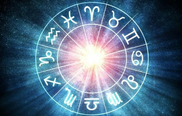 HOROSKOP ZA PETAK –  Bikovi, uspećete da osvojite osobu koju želite!